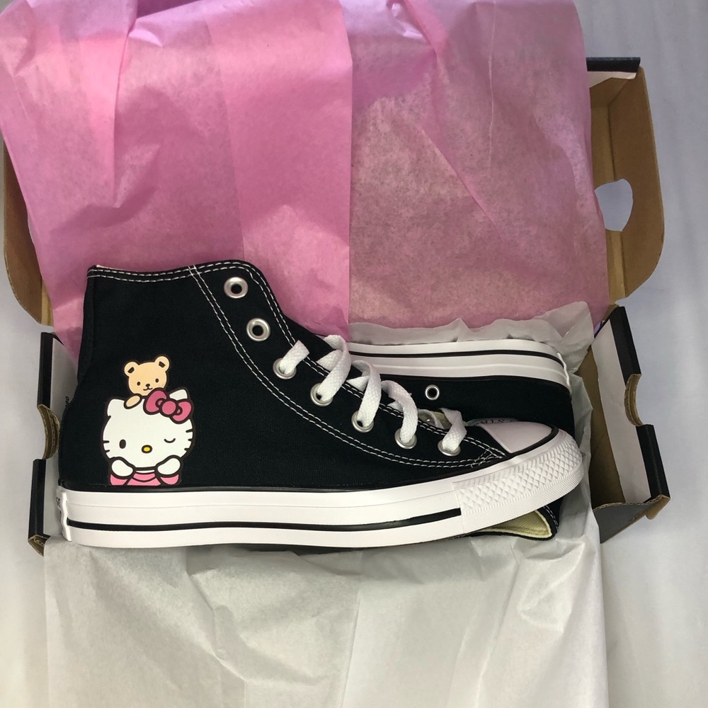 Hello Kitty converse